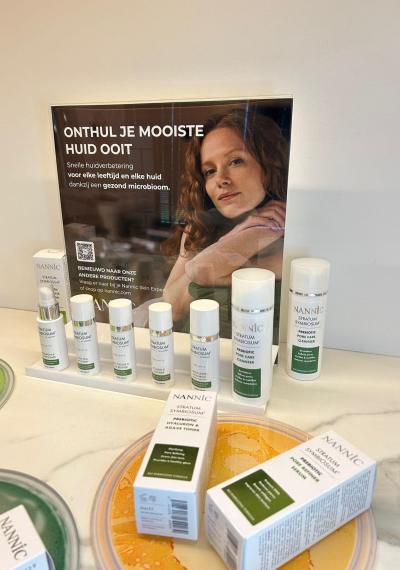 https://test.connec.be/products/luxe-display-stratum-symbiosum